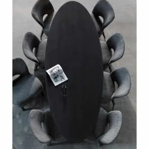 Eettafel ovaal zwart